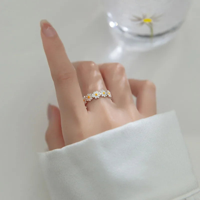 Blooming Daisy Adjustable Ring